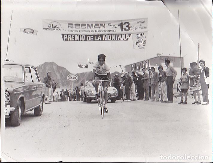 Fotografía antigua de la Vuelta Ciclista